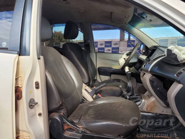 2015 MITSUBISHI L200 TRITON 
