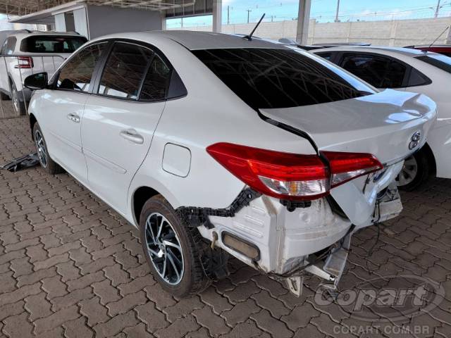 2023 TOYOTA YARIS SEDA 
