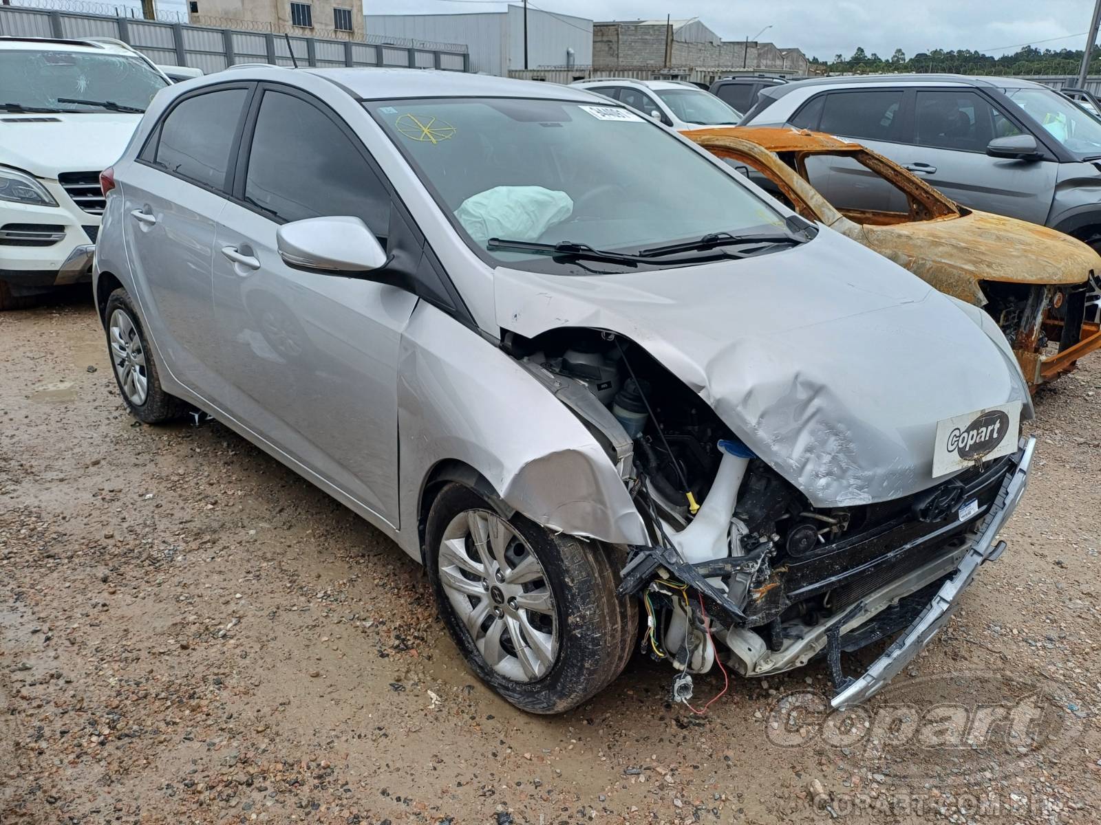 Hyundai HB20 Comfort Plus 1.6 16V 2019 Médio Dano Frontal