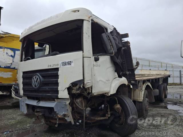 2009 VOLKSWAGEN CONSTELLATION 