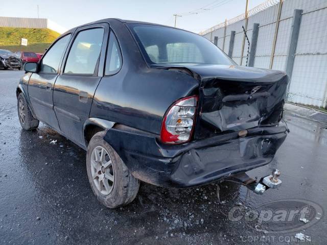 2004 CHEVROLET CORSA SEDAN 