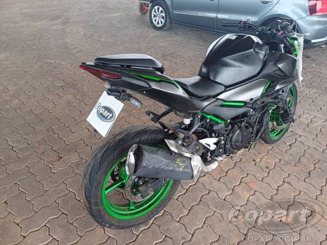 2025 KAWASAKI Z500 