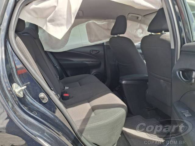 2025 TOYOTA YARIS SEDA 