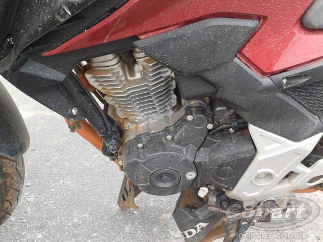 2025 HONDA CB 300F 