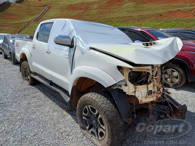 2015 TOYOTA HILUX CD 