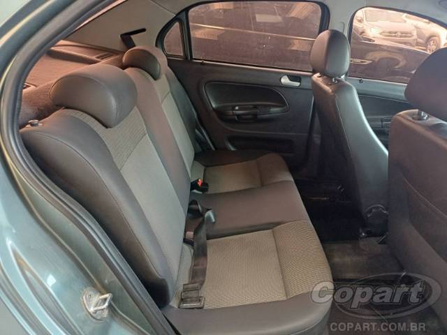 2011 VOLKSWAGEN VOYAGE 