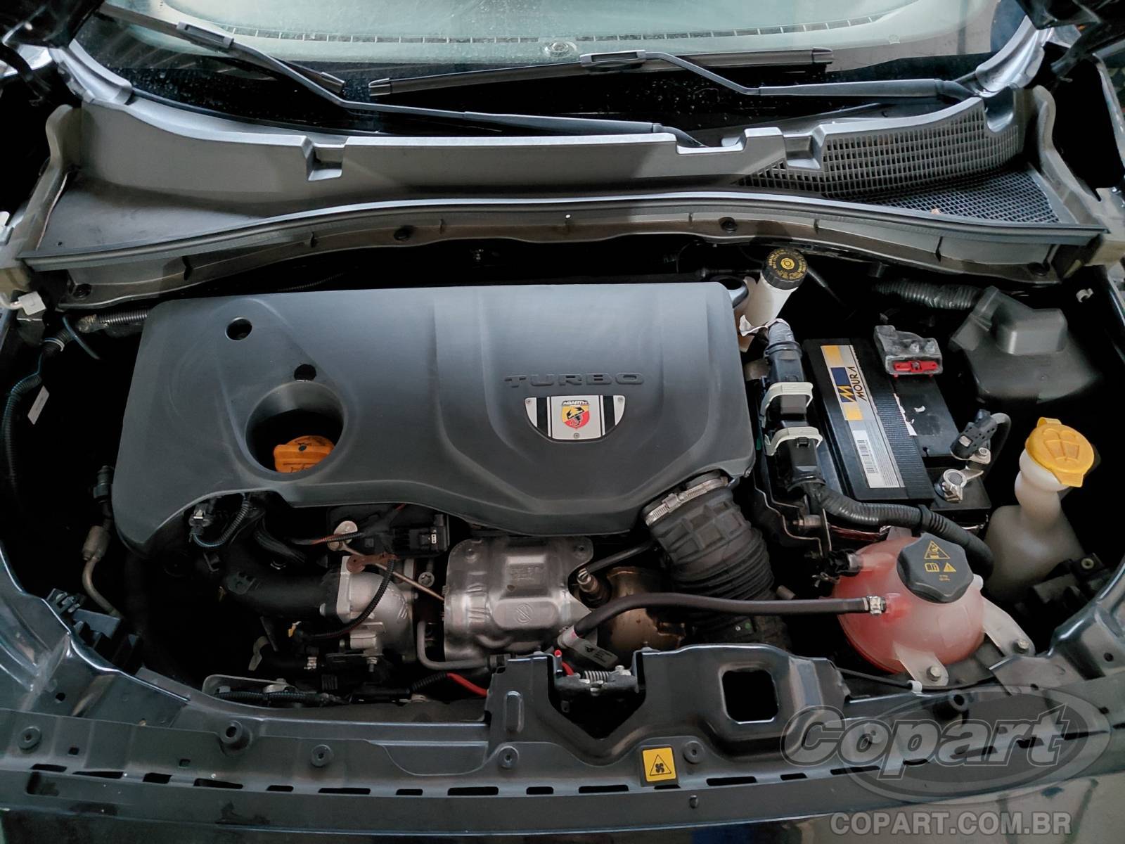 Foto 7 de 10: 2025 FIAT FASTBACK