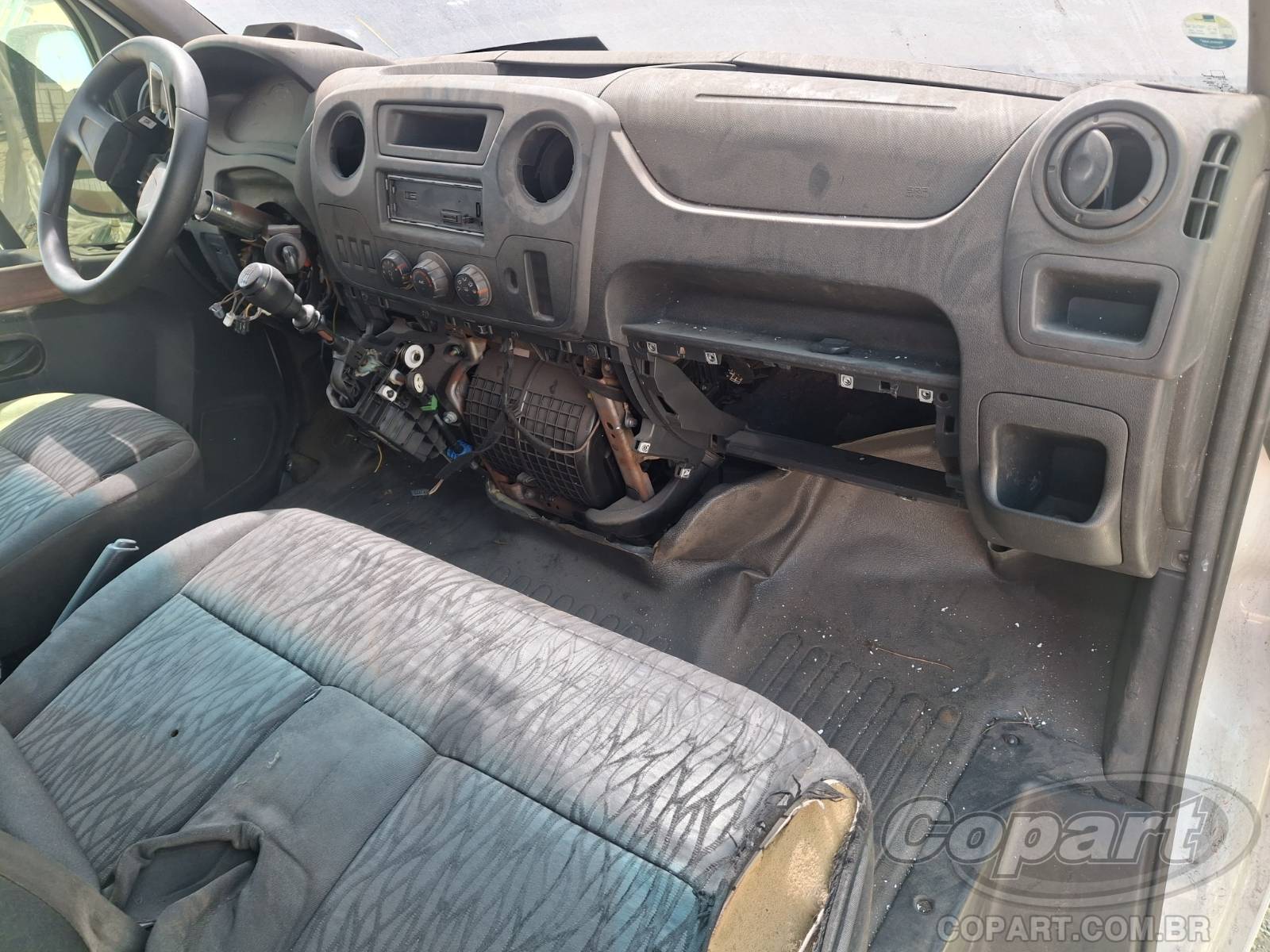 Foto 9 de 15: 2023 RENAULT MASTER FURGAO