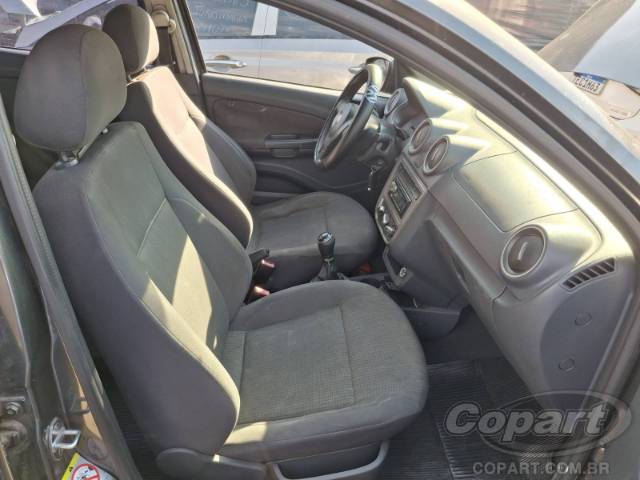 2013 VOLKSWAGEN VOYAGE 