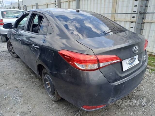 2023 TOYOTA YARIS SEDA 