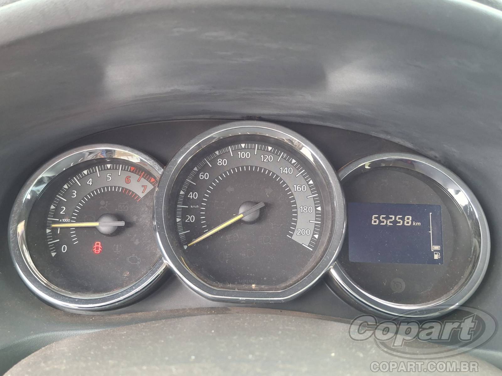 Foto 8 de 10: 2014 RENAULT LOGAN