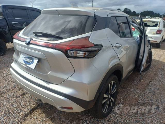 2022 NISSAN KICKS 