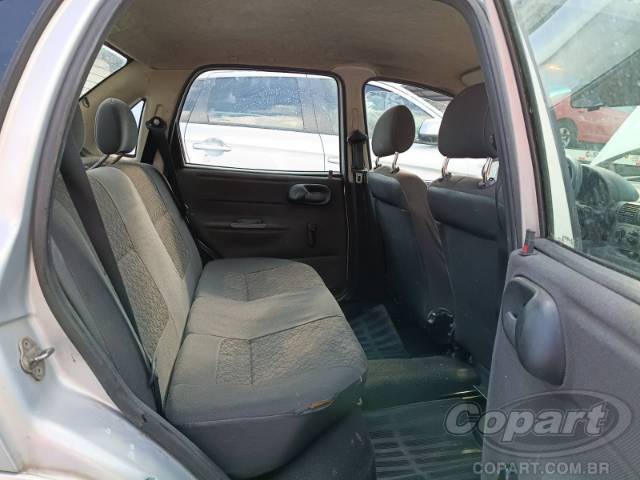 2004 CHEVROLET CORSA SEDAN 