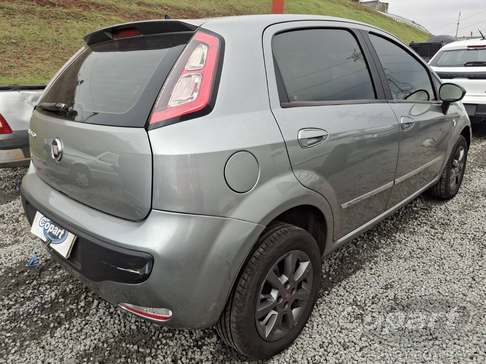 Foto 4: 2015 FIAT PUNTO