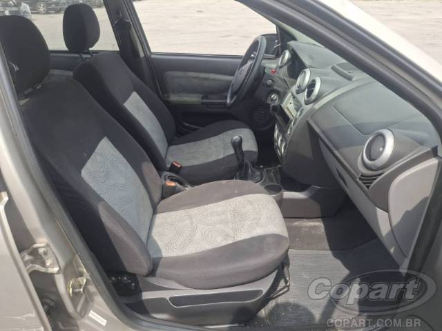 2009 FORD FIESTA SEDAN 
