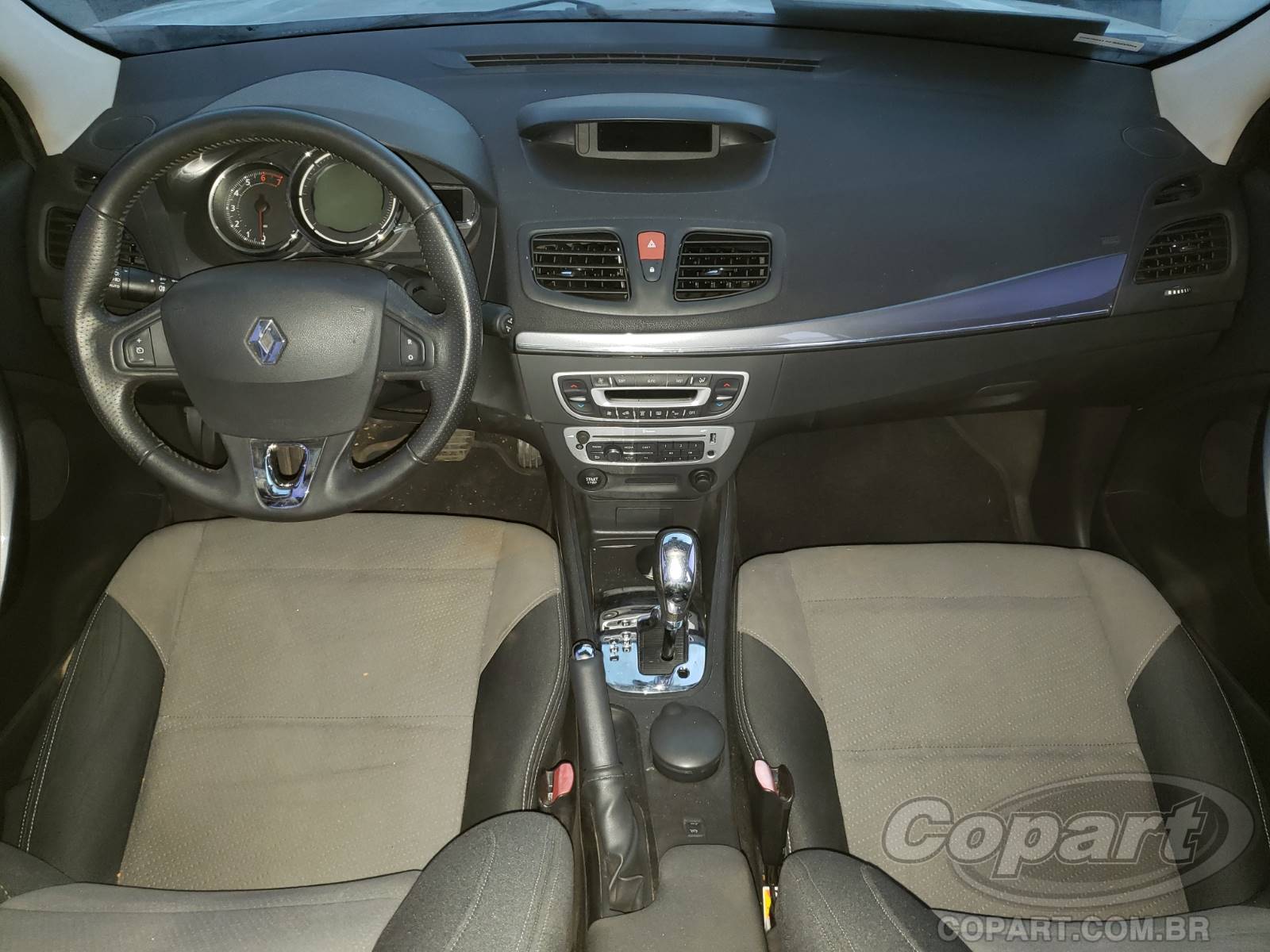 Foto 9 de 10: 2016 RENAULT FLUENCE