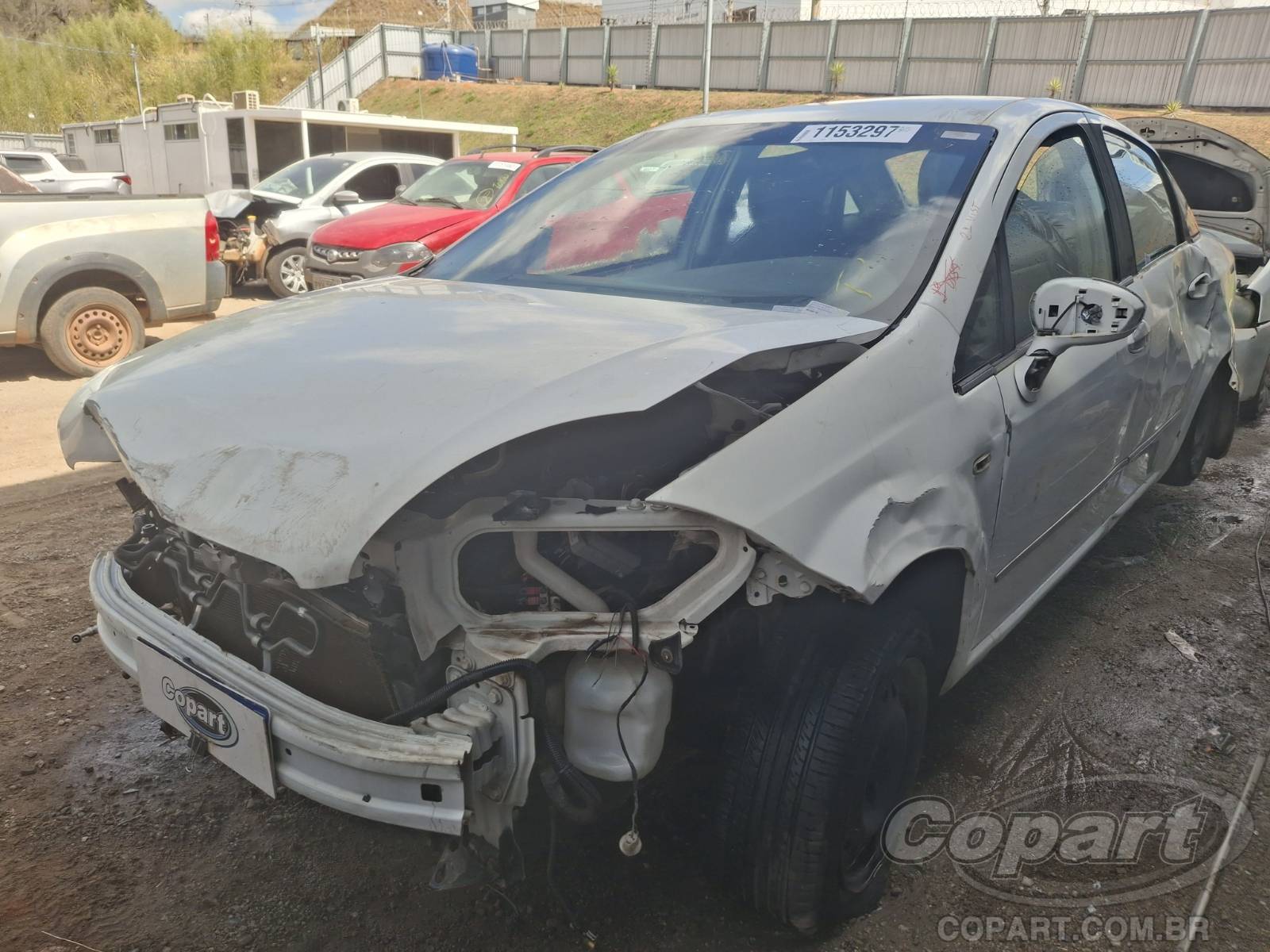 Foto 2: 2013 FIAT LINEA