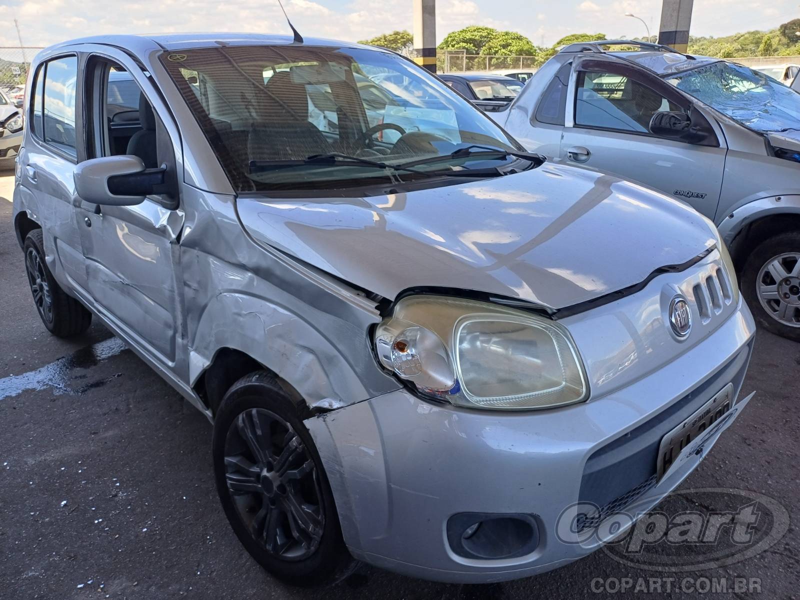 Veículo Fiat Uno Fiat Uno Vivace 1.0 Evo 2012 Colisão Média Monta 2012 em leilão