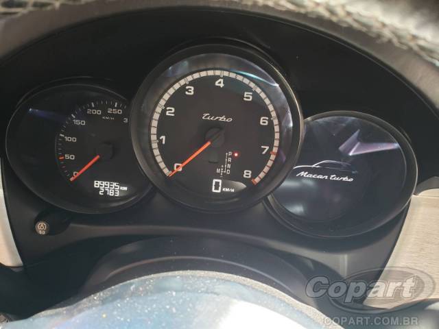 2015 PORSCHE MACAN 