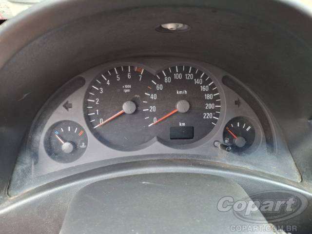 2004 CHEVROLET CORSA SEDAN 