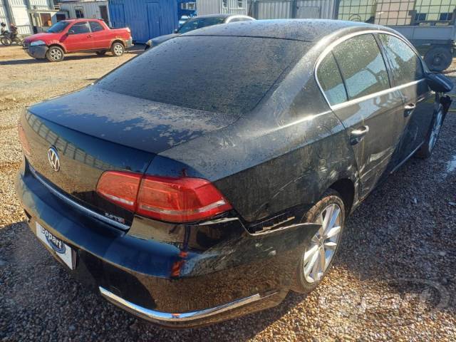 2013 VOLKSWAGEN PASSAT 