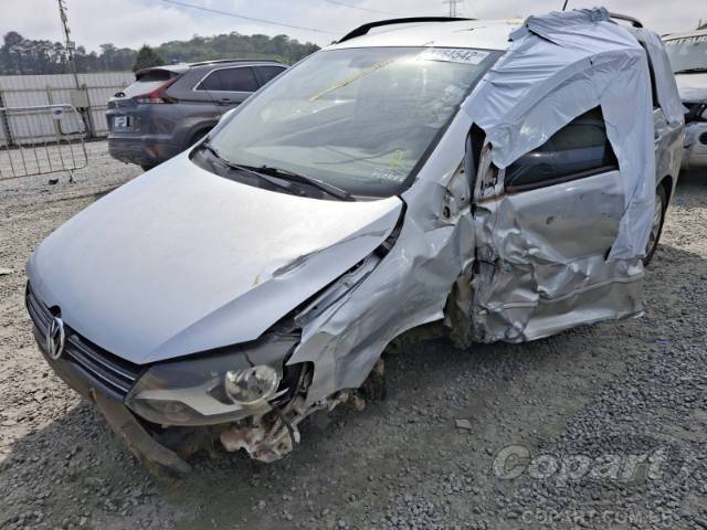 2011 VOLKSWAGEN SPACEFOX 