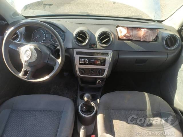 2015 VOLKSWAGEN VOYAGE 