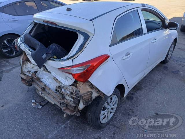 2015 HYUNDAI HB20 