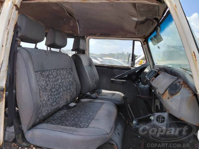 2011 VOLKSWAGEN KOMBI 