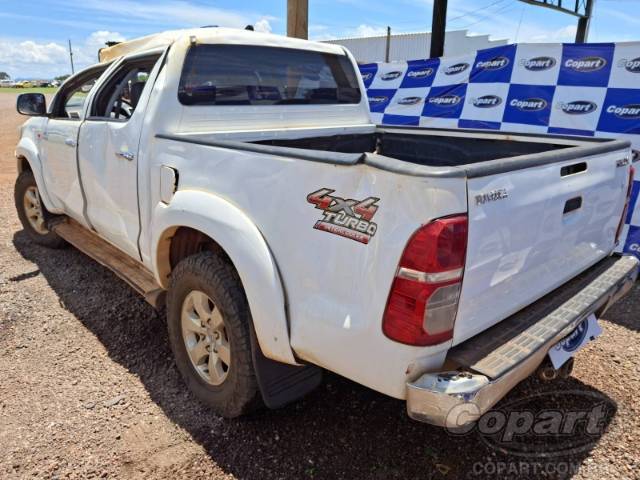 2015 TOYOTA HILUX CD 