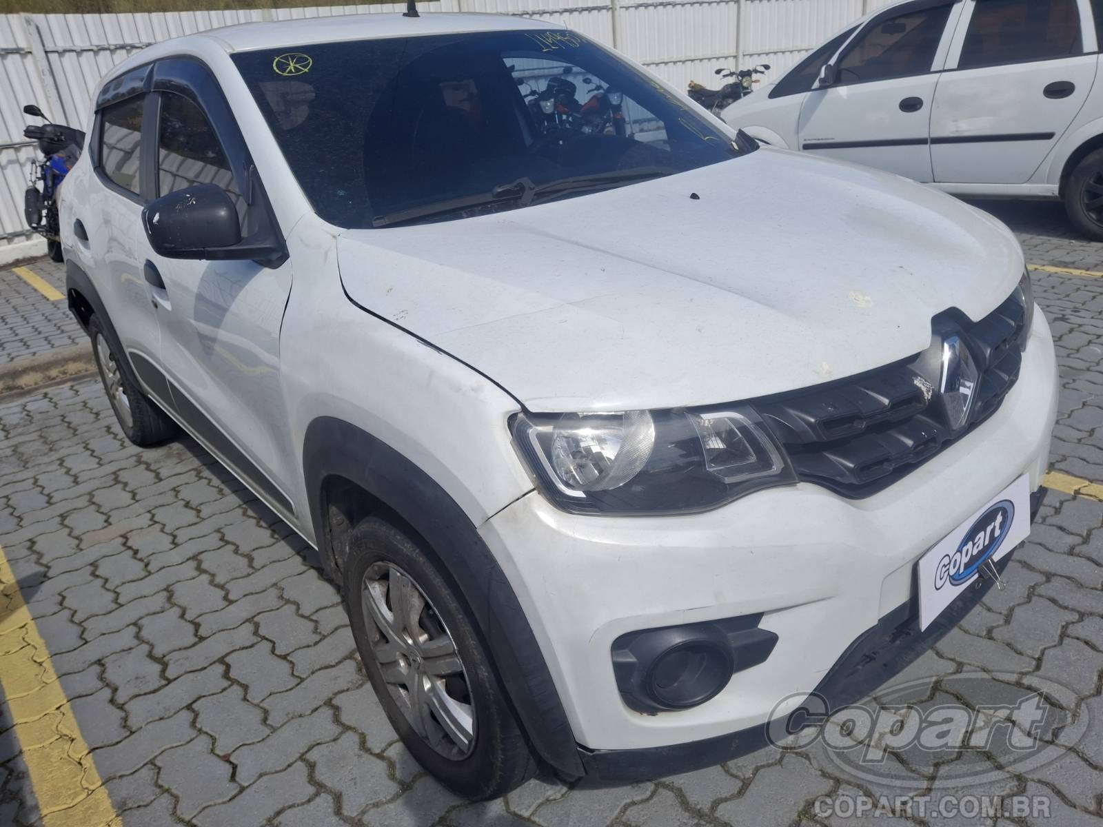 Renault Kwid 2020 em leilão