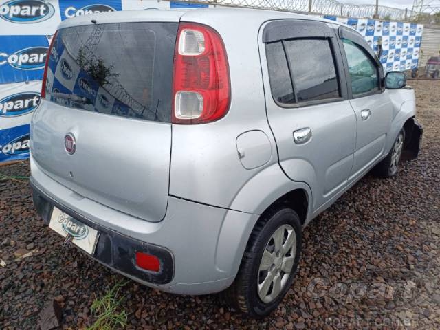 2015 FIAT UNO 