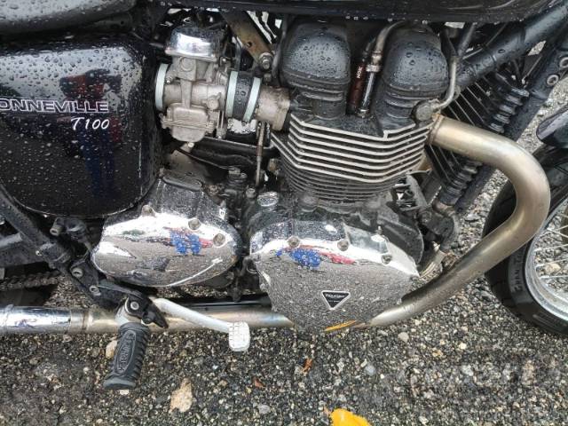 2015 TRIUMPH BONNEVILLE 