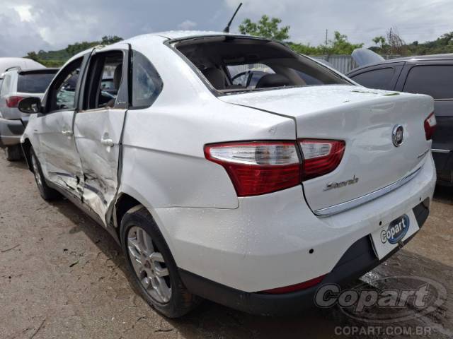 2015 FIAT GRAND SIENA 