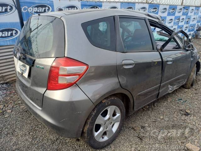 2010 HONDA FIT 