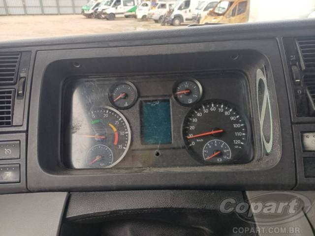 2009 VOLKSWAGEN CONSTELLATION 