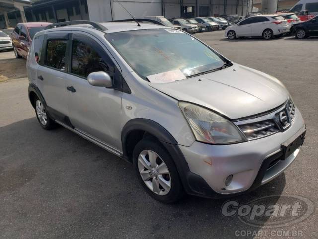 2011 NISSAN LIVINA 