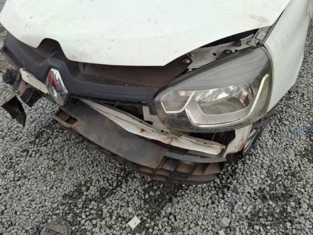 2015 RENAULT CLIO 