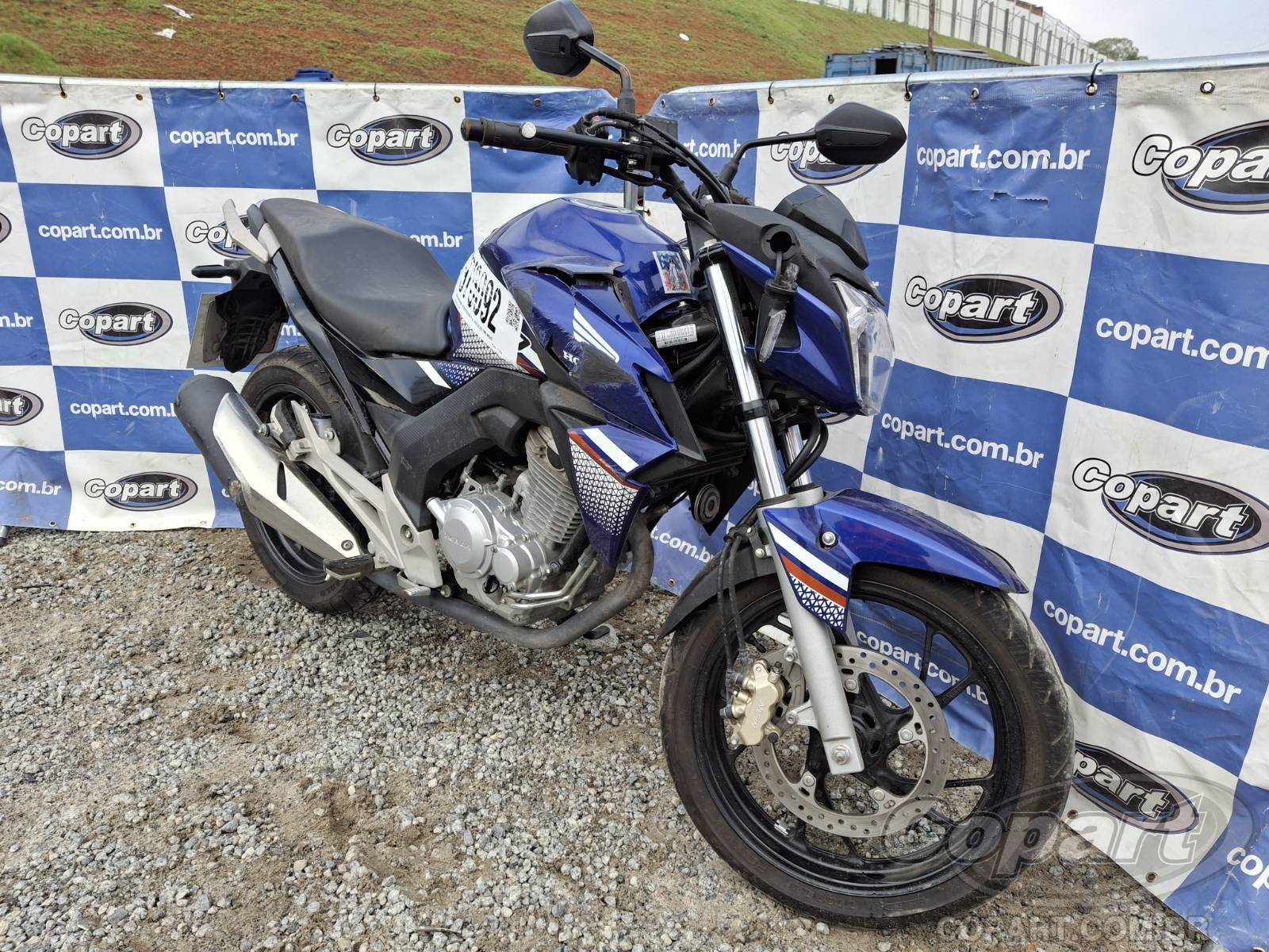 Veículo HONDA CB Honda CB 250 F Twister CBS 2022 Pequena Monta 2022 em leilão