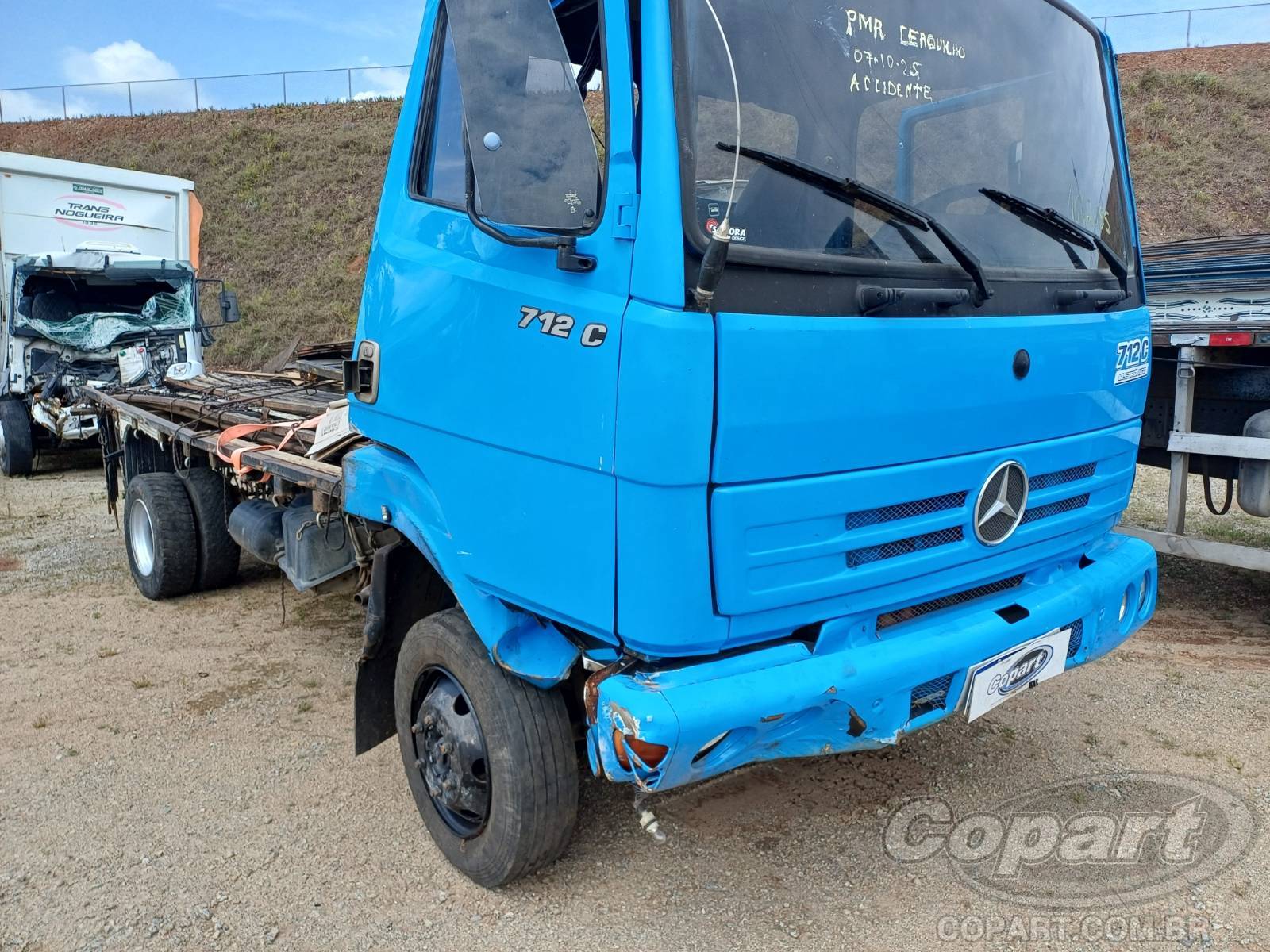 1999 MERCEDES BENZ 712 C Caminhão