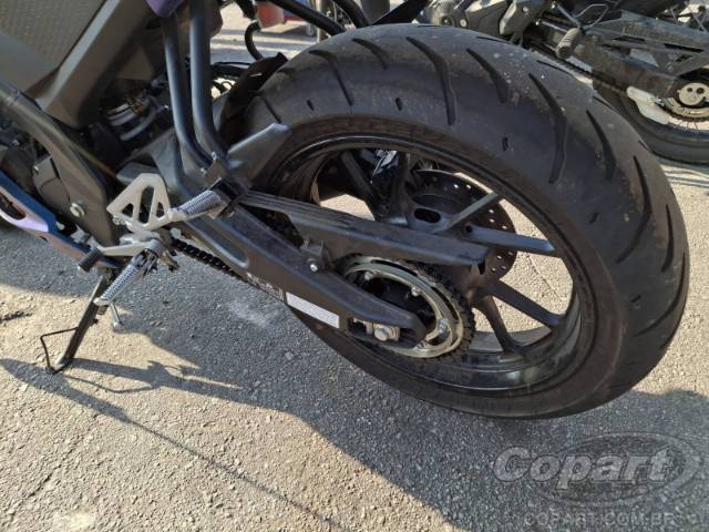 2025 YAMAHA YZF R15 
