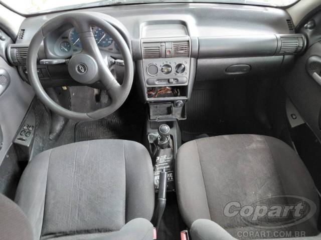 2003 CHEVROLET CORSA SEDAN 