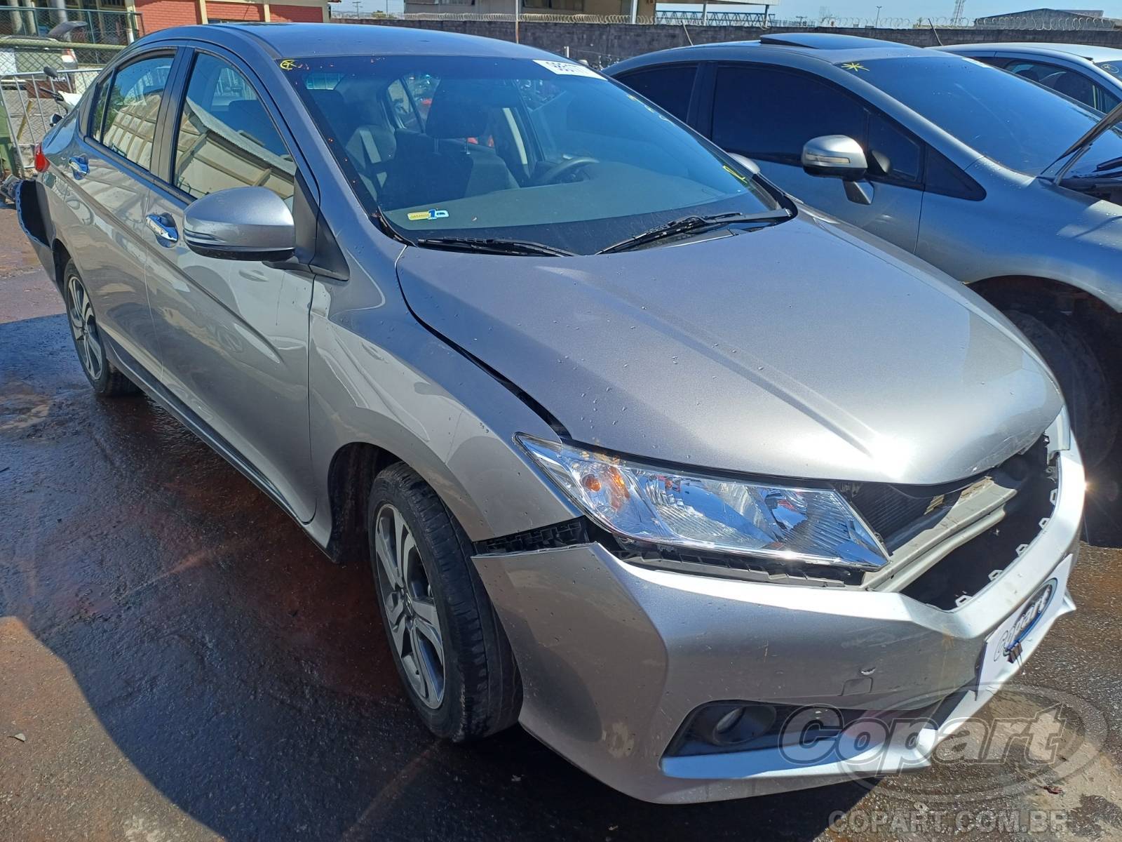 Veículo Honda City Honda City EX 1.5 16V i-VTEC 2015 Colisão Média Monta 2015 em leilão
