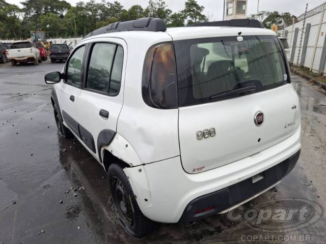 2015 FIAT UNO 