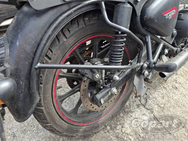 2025 ROYAL ENFIELD CLASSIC 