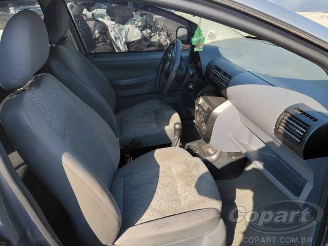 2004 VOLKSWAGEN FOX 