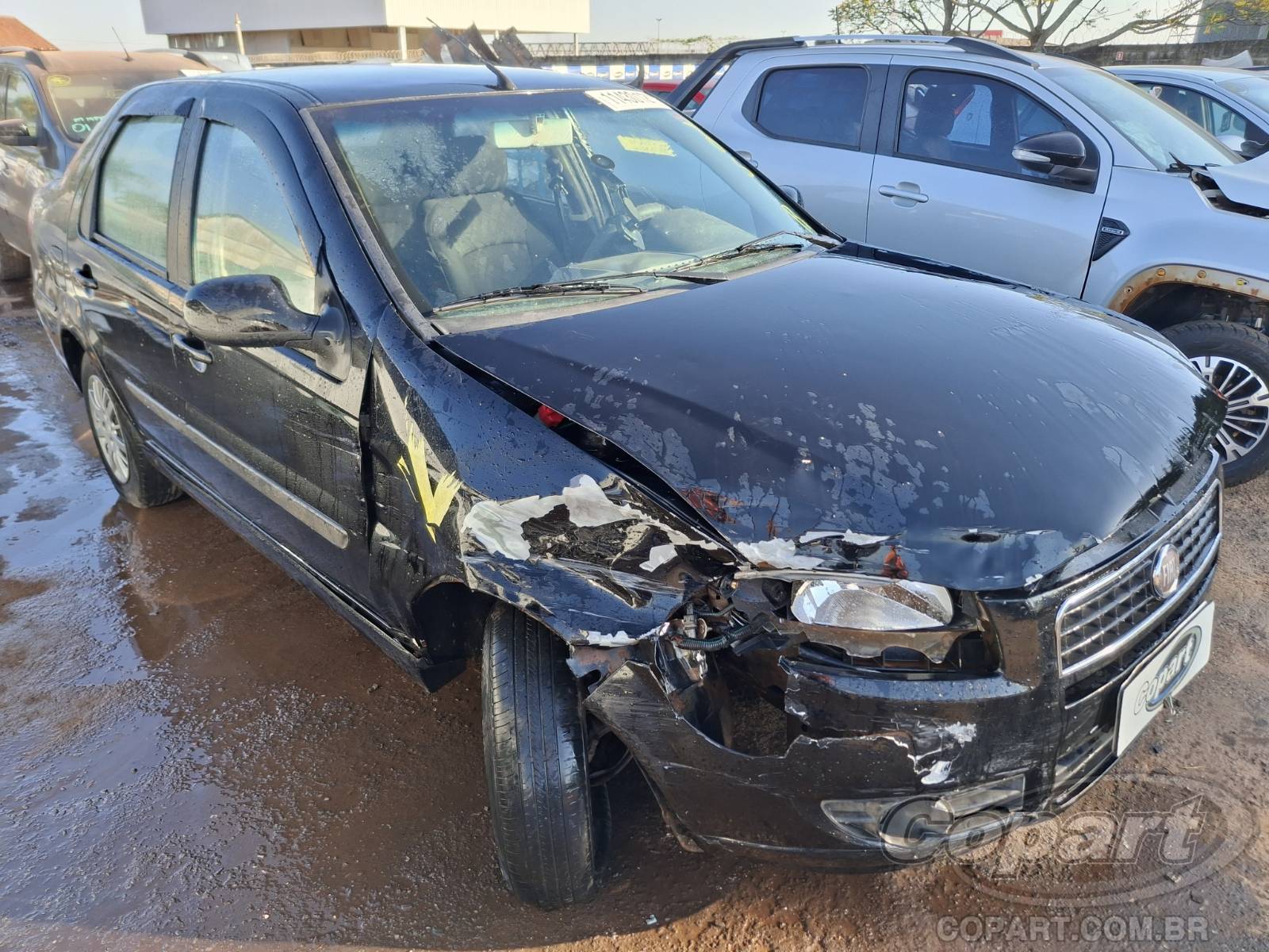 Fiat Siena 2012 em leilão