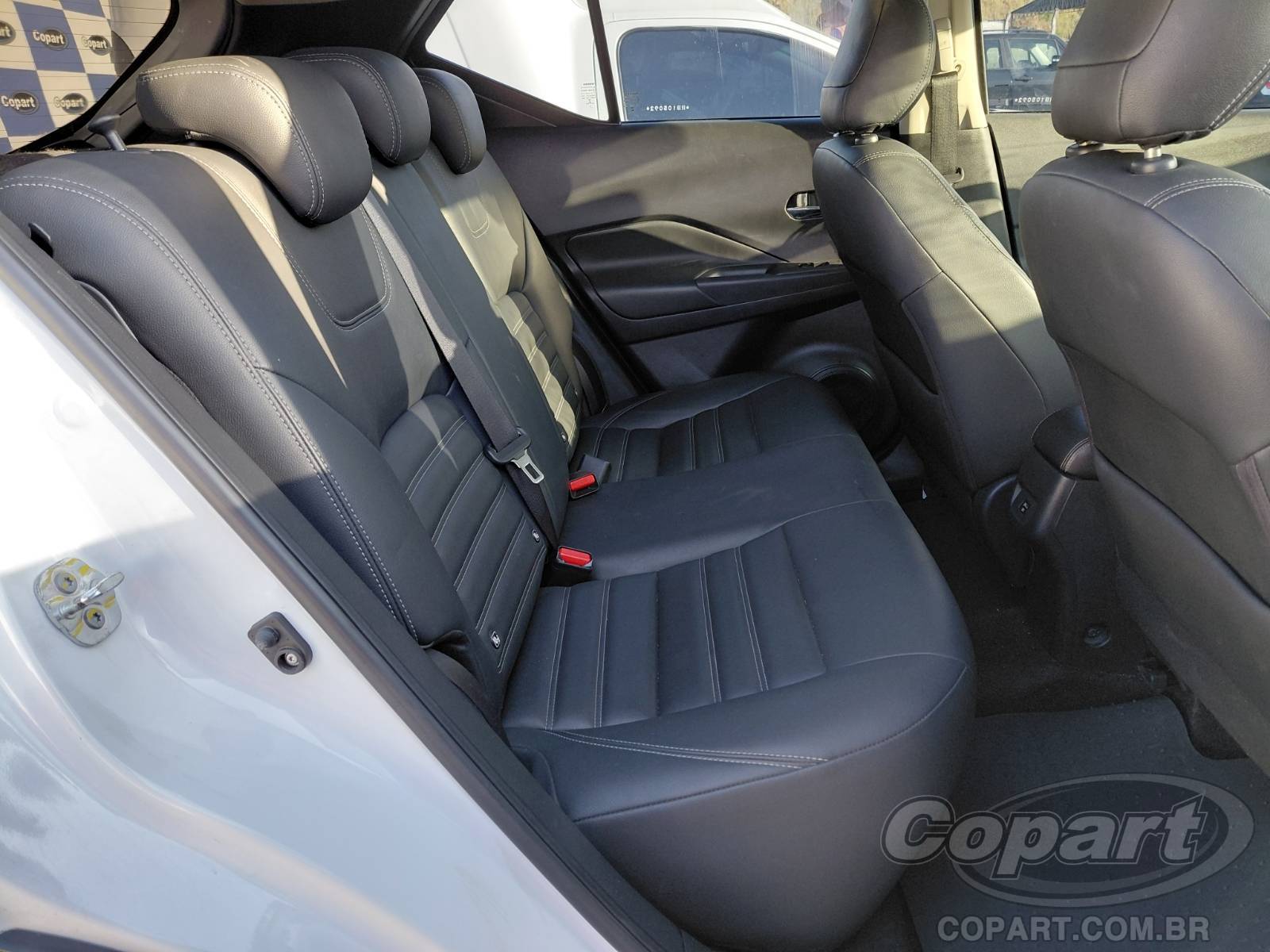 2024 NISSAN KICKS — foto 6 de 10