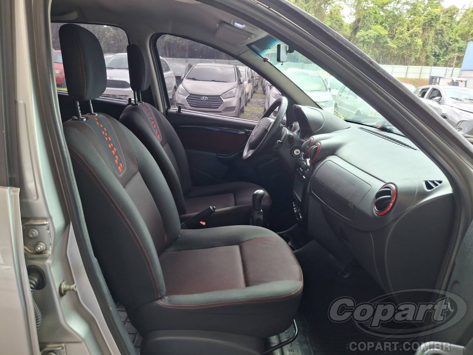 Foto 5: 2014 RENAULT SANDERO