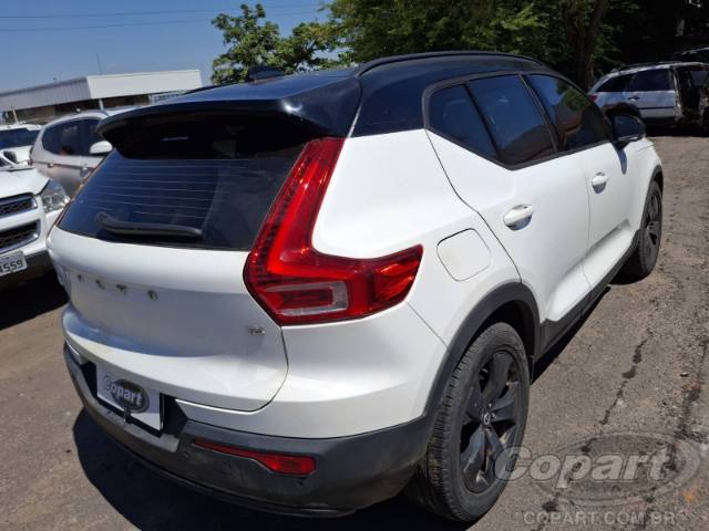 2019 VOLVO XC40 